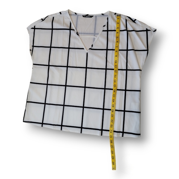 Shein Cap Sleeve Checkered Print Blouse Size XL - Picture 3 of 7